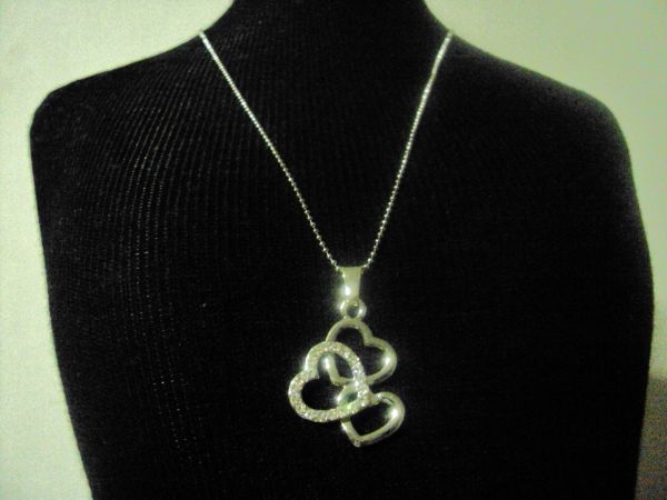 Colar Gargantilha 3 Corações Banhado à Prata